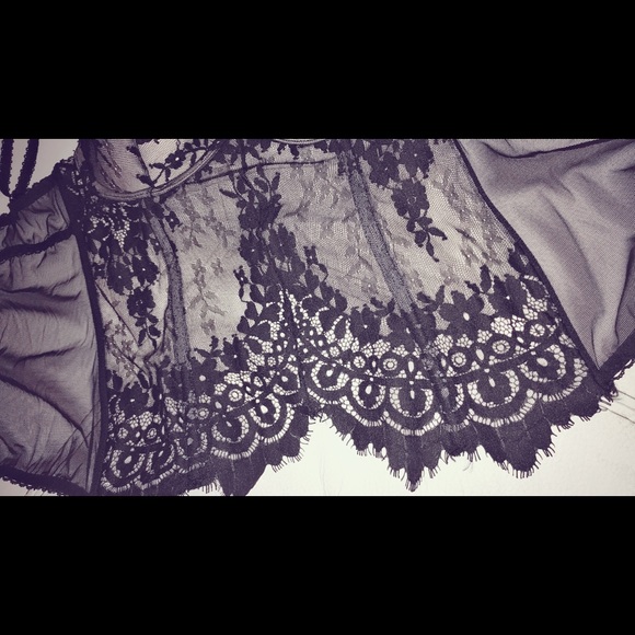 Victoria’s Secret corset - Picture 3 of 8